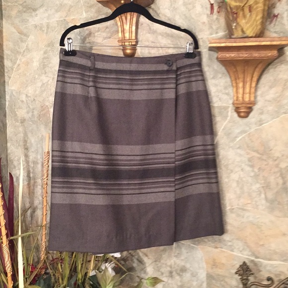 Ralph Lauren 🌹 stunning striped gray skirt - Picture 1 of 8